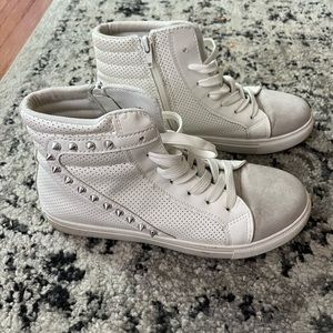 Women’s sneakers